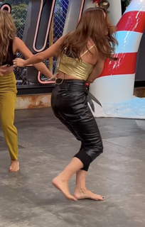 Tania Rincón feet photo thumbnail