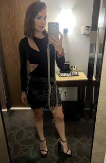 Tania Rincón feet photo thumbnail