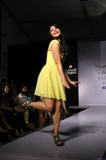 Tanisha Mukherjee feet photo 10