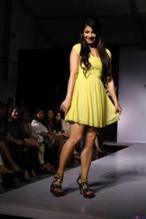 Tanisha Mukherjee feet photo 8
