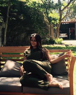 Tanisha Mukherjee feet photo 2