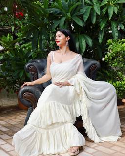 Tanisha Mukherjee feet photo 11