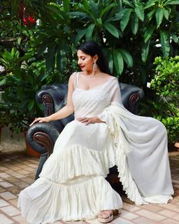 Tanisha Mukherjee feet photo 5