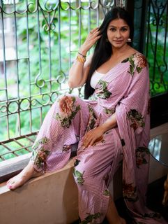 Tanisha Mukherjee feet photo 11