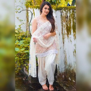 Tanishq Sharma feet photo 16