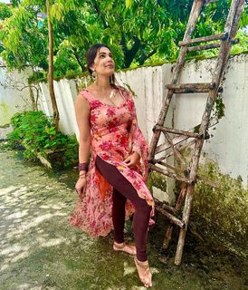 Tanishq Sharma feet photo 14