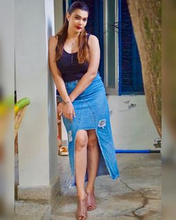 Tanishq Sharma feet photo 15