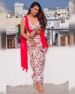 Tanishq Sharma feet photo 16