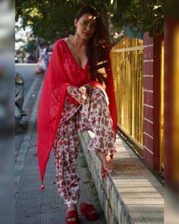 Tanishq Sharma feet photo 16