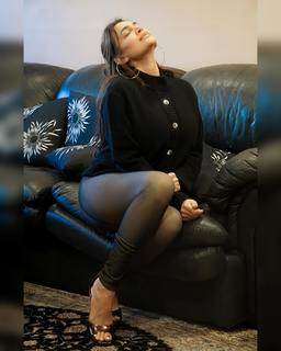 Tanishq Sharma feet photo 17