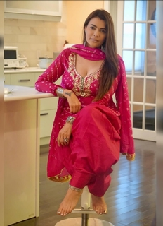 Tanishq Sharma feet photo 5