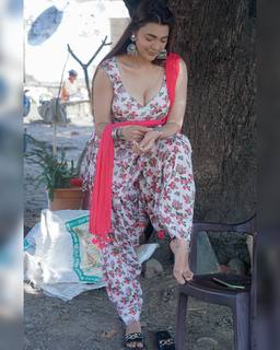 Tanishq Sharma feet photo 16