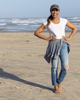 Taniya Nayak feet photo 16