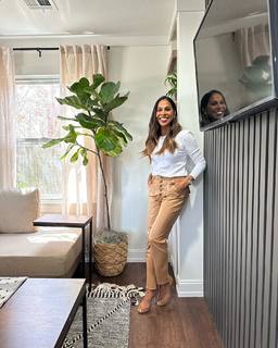 Taniya Nayak feet photo 13