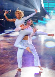 Tanja Szewczenko feet photo thumbnail