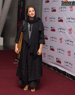 Tannaz Tabatabaei feet photo 14