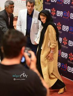 Tannaz Tabatabaei feet photo 5