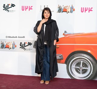 Tannaz Tabatabaei feet photo 3