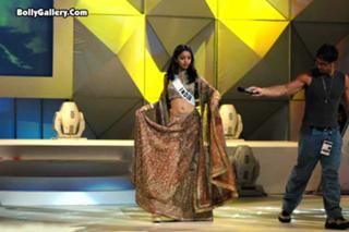Tanushree Dutta feet photo 3