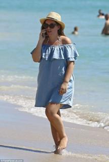 Tanya Burr feet photo 7