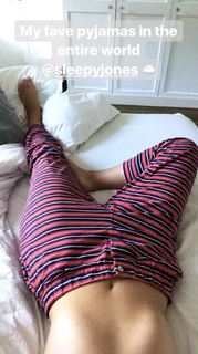 Tanya Burr feet photo 3