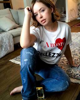 Tanya Burr feet photo 4