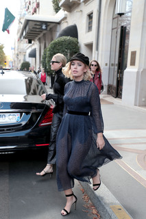 Tanya Burr feet photo 4