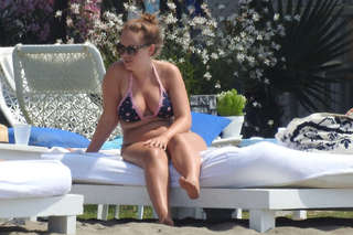 Tanya Burr feet photo 12