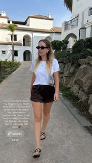 Tanya Burr feet photo 5