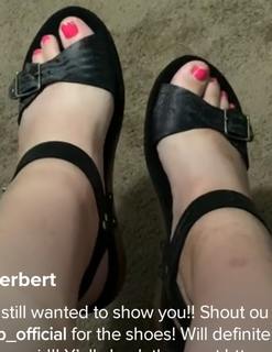 Tanya Herbert feet photo 17