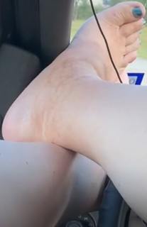 Tanya Herbert feet photo 16