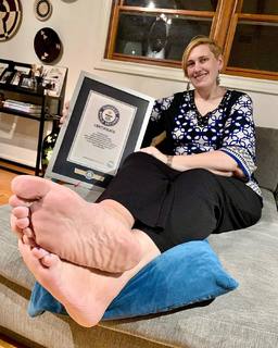 Tanya Herbert feet photo 13