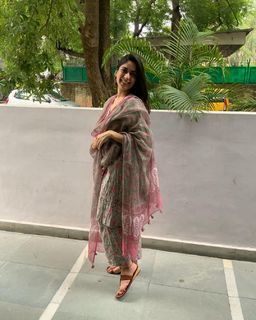 Tanya Maniktala feet photo 3