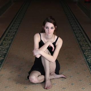 Tanya Reynolds feet photo 3