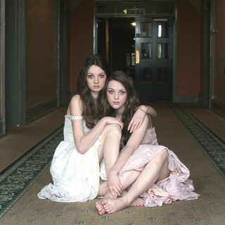 Tanya Reynolds feet photo 17