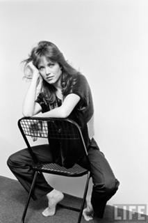 Tanya Roberts feet photo thumbnail