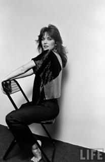 Tanya Roberts feet photo thumbnail