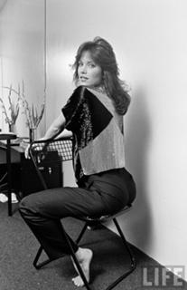 Tanya Roberts feet photo thumbnail