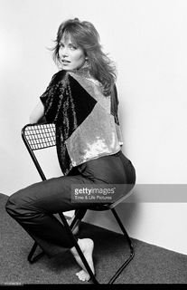 Tanya Roberts feet photo thumbnail