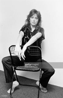 Tanya Roberts feet photo thumbnail