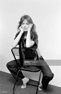 Tanya Roberts feet photo thumbnail