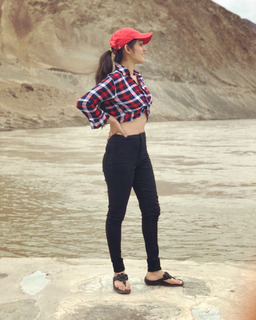 Tanya Sharma feet photo 3