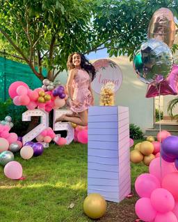 Tanya Sharma feet photo 14