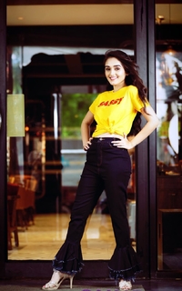 Tanya Sharma feet photo 14