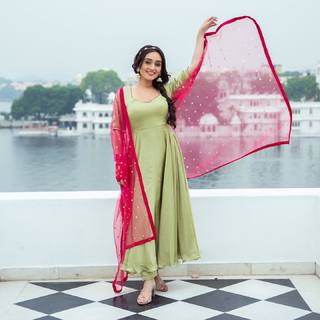Tanya Sharma feet photo 8