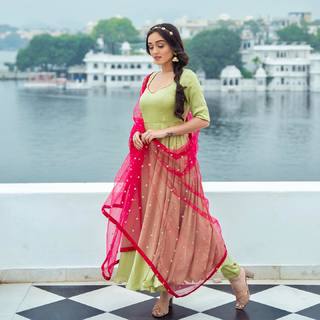 Tanya Sharma feet photo 7