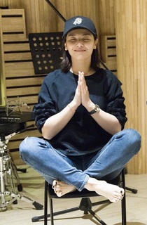 Tao Liu feet photo thumbnail