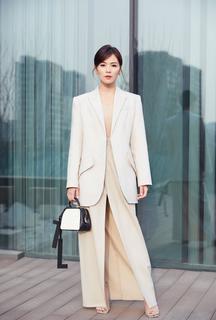 Tao Liu feet photo thumbnail