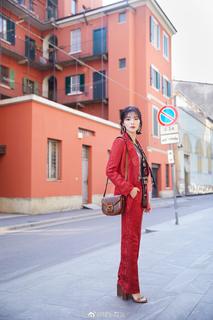 Tao Liu feet photo thumbnail