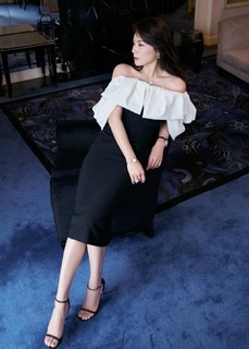 Tao Liu feet photo thumbnail